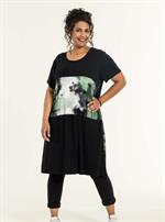 Studio - Britta Kjole, Sort med Print